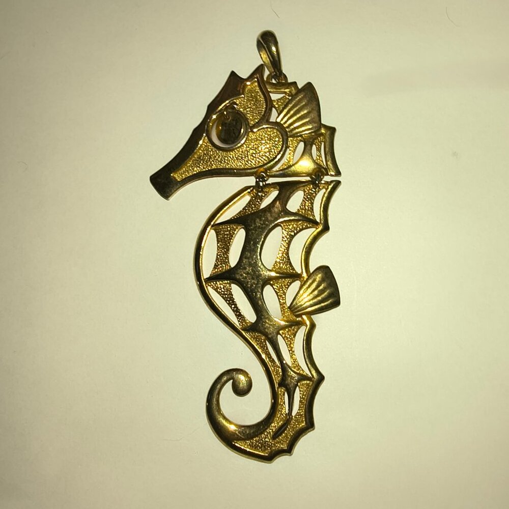 Vintage 1950's ALAN Seahorse Gold Tone Articulated Pendant 4 inches           12
